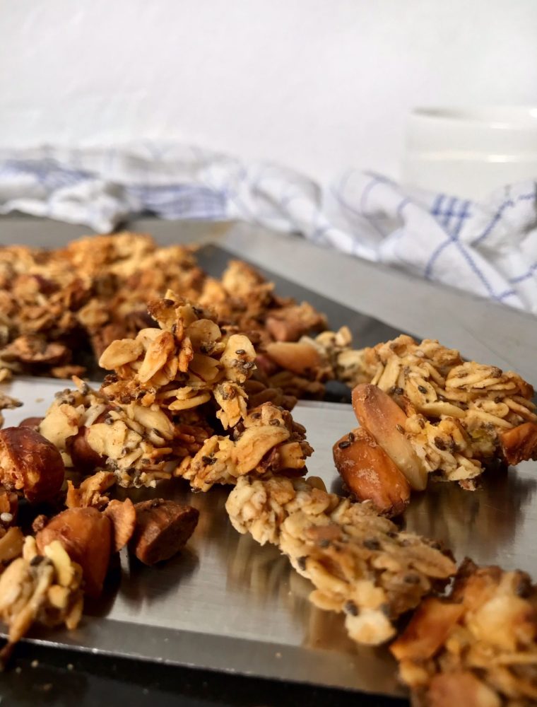 Sugarfree Granola with nuts (vegan recipe)